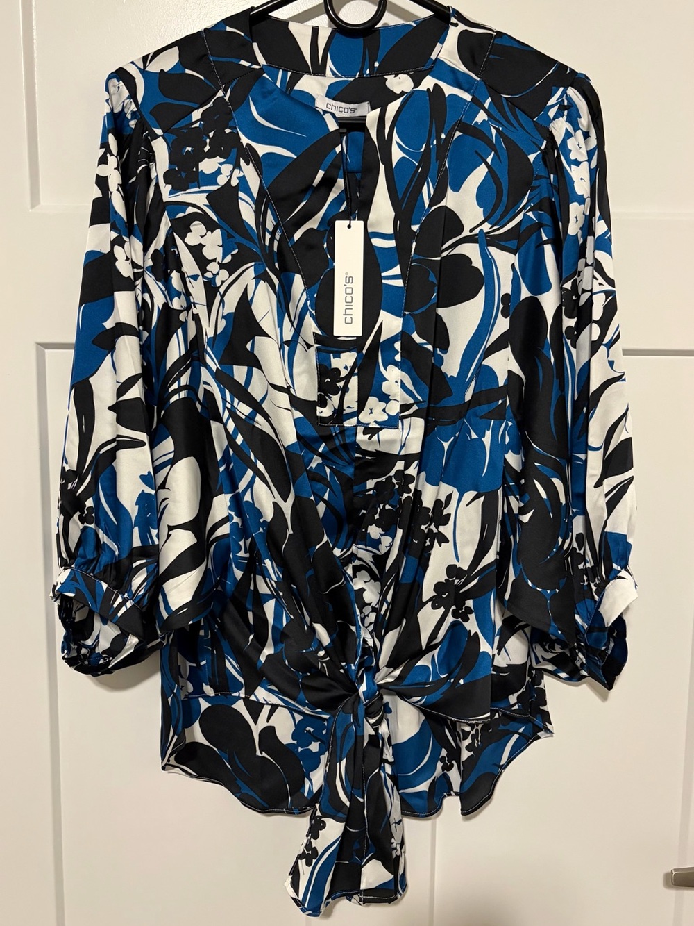 Chico’s NWT Floral Tie-Front Blouse In Scandi Blue Abstract Floral Print Sz 1